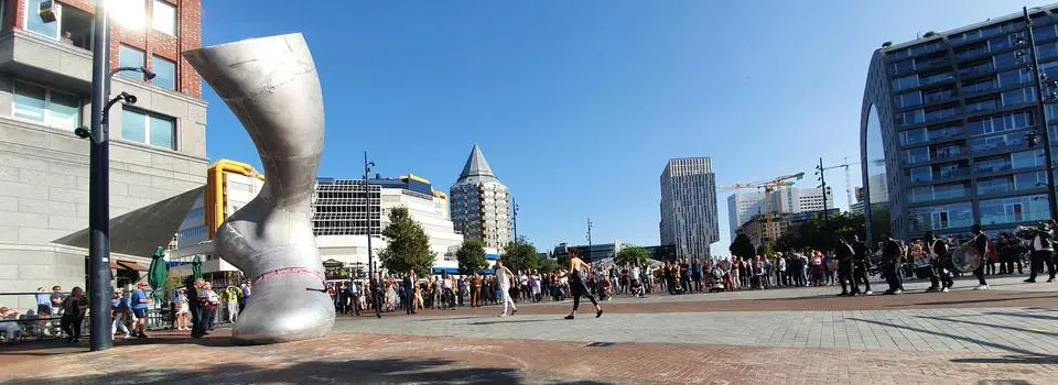 09_Public_Plaza_Civic_Landmark