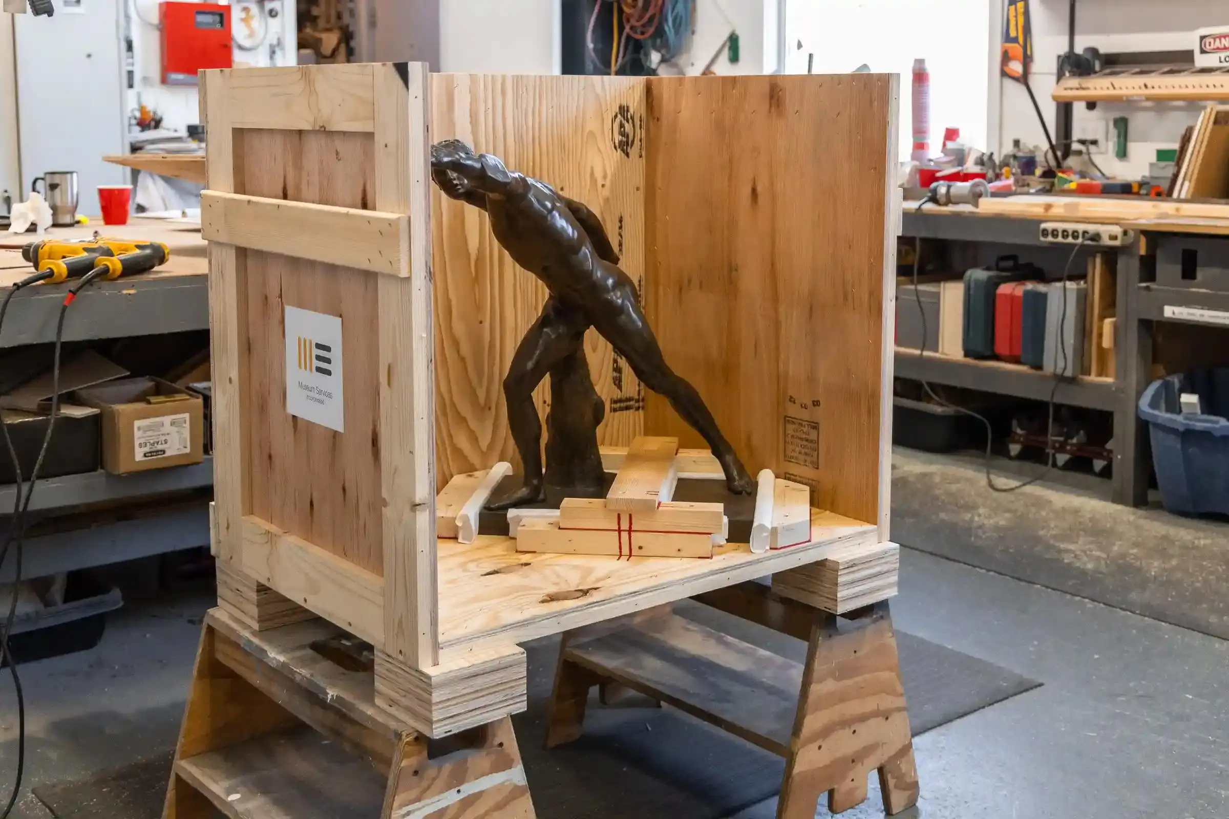 28_Gallery_Monumental_Installation
