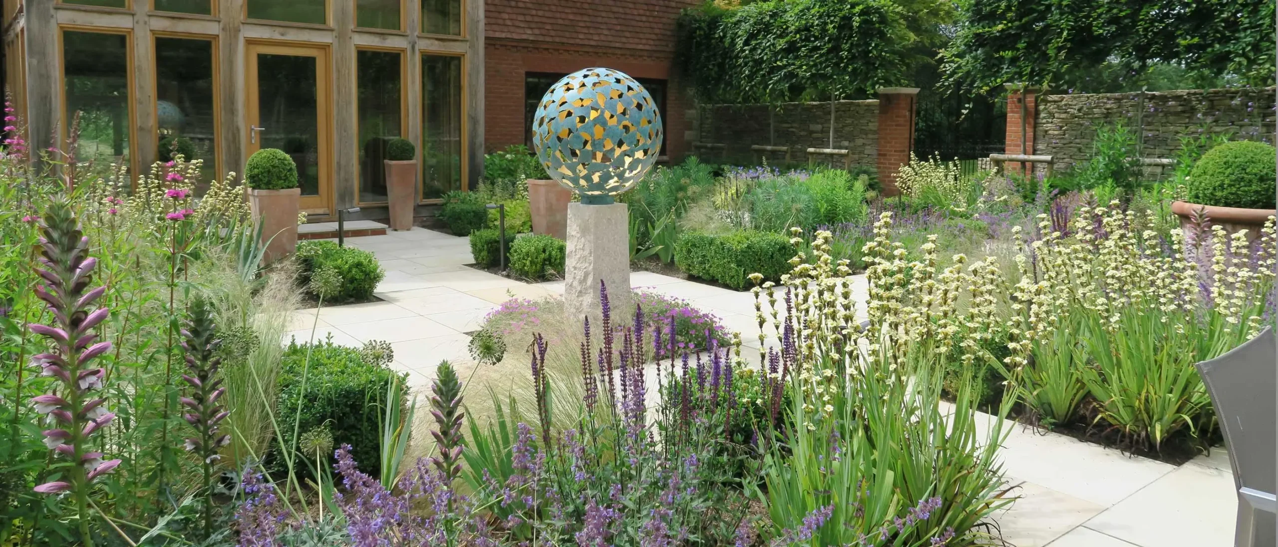 Garden Feature Scale